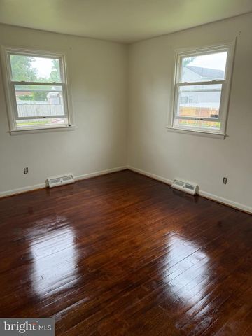 5911 QUEEN ANNE ST, Baltimore, MD 21207