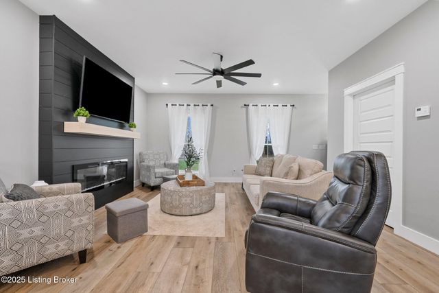 3965 Broadford Rd, Clarkson, KY 42726