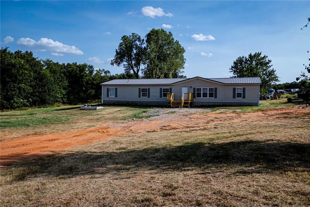 30589 Parkwood Road, Mcloud, OK 74851