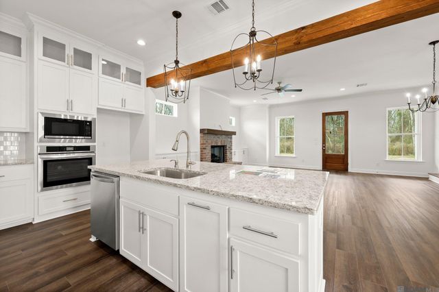 3831 District St, Zachary, LA 70791