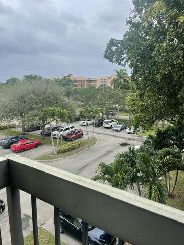 955 Egret Circle 411, Delray Beach, FL 33444