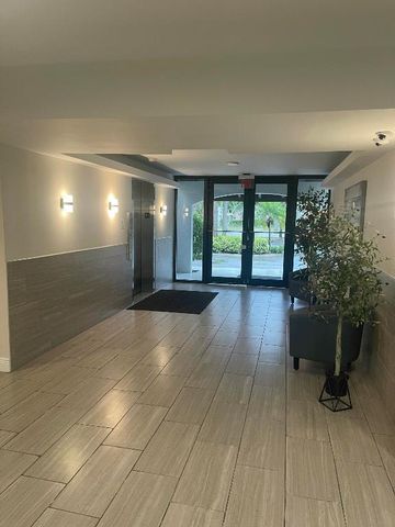 955 Egret Circle 411, Delray Beach, FL 33444