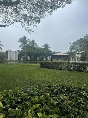 955 Egret Circle 411, Delray Beach, FL 33444