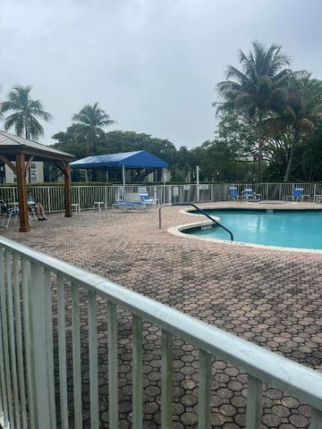 955 Egret Circle 411, Delray Beach, FL 33444
