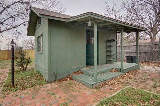 1703 Lamar Street, Mineral Wells, TX 76067