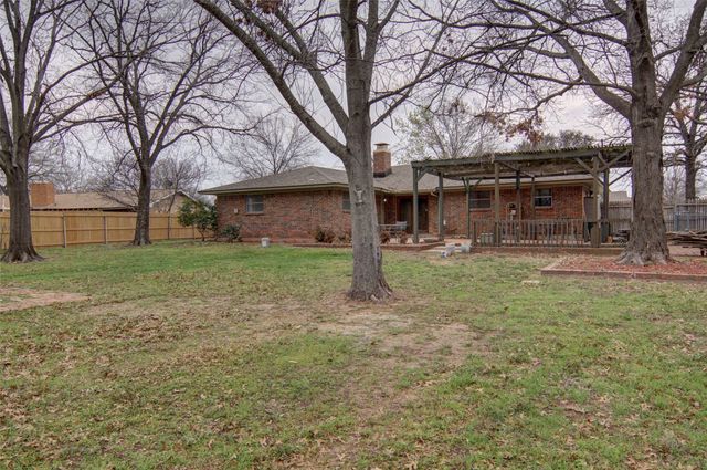 1703 Lamar Street, Mineral Wells, TX 76067