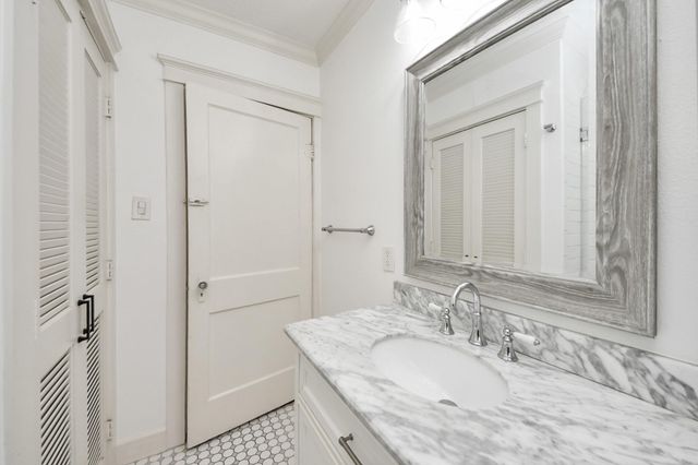 609 Reid Street, Houston, TX 77022