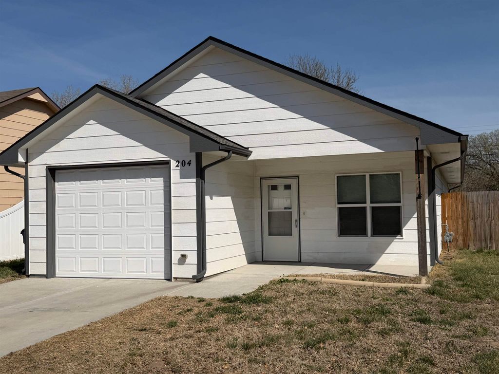 204 N Young St, Wichita, KS 67212