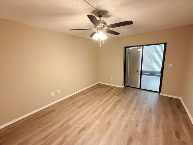 562 BELLTOWER AVENUE 220, Deltona, FL 32725