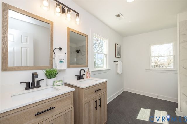 1128 Palm St, Hopewell, VA 23860