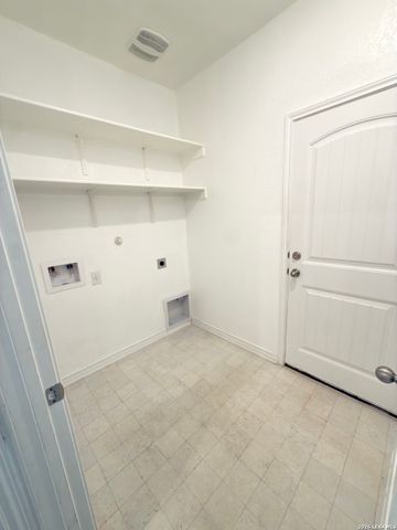 4643 Via Sonoma, Converse, TX 78109