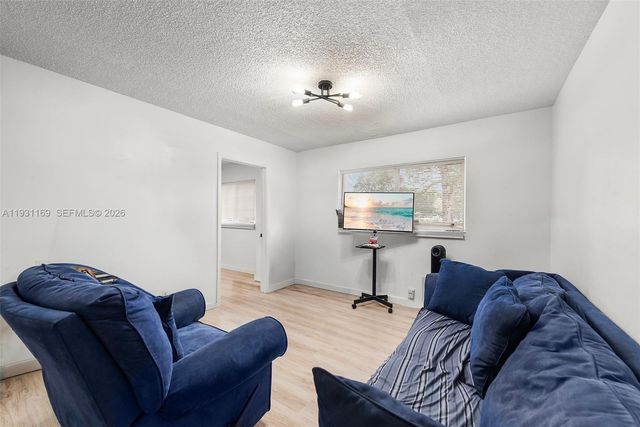 3700 N 56th Ave 1012, Hollywood, FL 33021