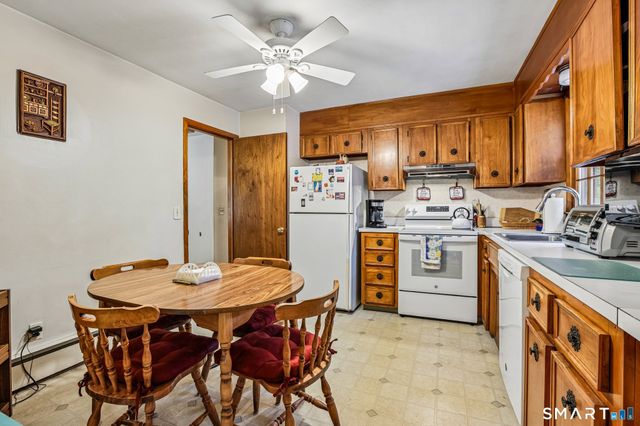 14 Chipping Lane, Norwalk, CT 06854