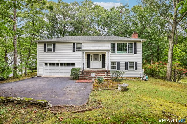 14 Chipping Lane, Norwalk, CT 06854
