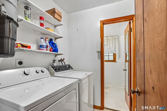 14 Chipping Lane, Norwalk, CT 06854