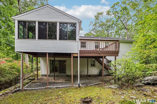 14 Chipping Lane, Norwalk, CT 06854