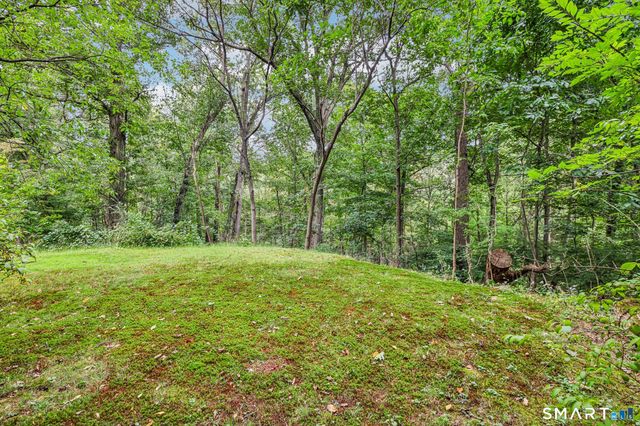 14 Chipping Lane, Norwalk, CT 06854