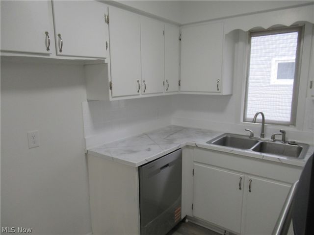 330 Paul Street, Bedford, OH 44146