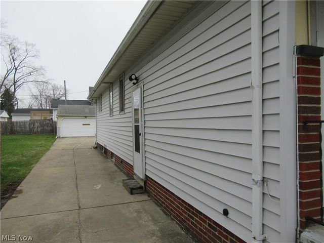 330 Paul Street, Bedford, OH 44146