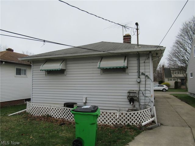 330 Paul Street, Bedford, OH 44146