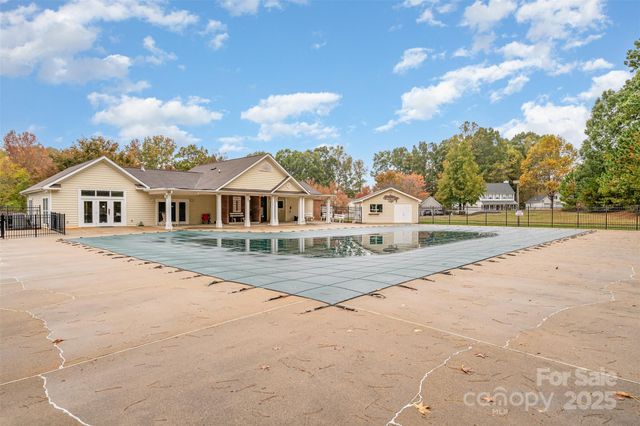 11136 Scrimshaw Lane, Charlotte, NC 28215