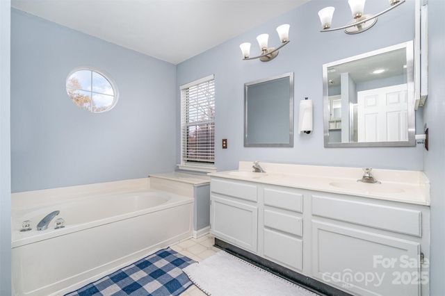 11136 Scrimshaw Lane, Charlotte, NC 28215