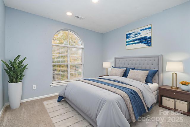 11136 Scrimshaw Lane, Charlotte, NC 28215