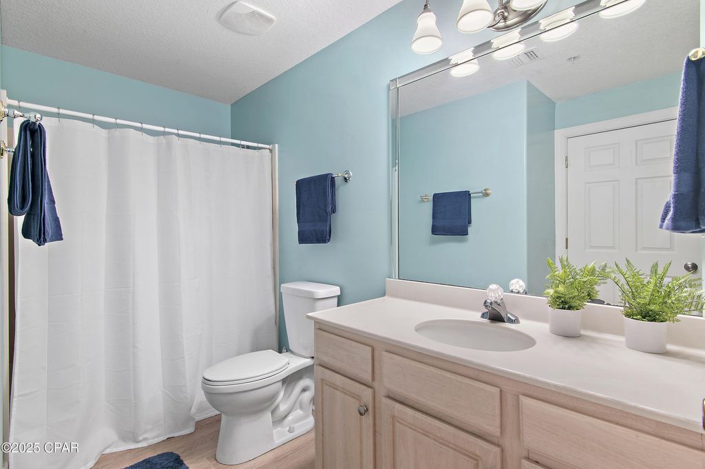 Image 17 of property listing at 17545 Front Beach 1104, Panama City Beach, FL 32413