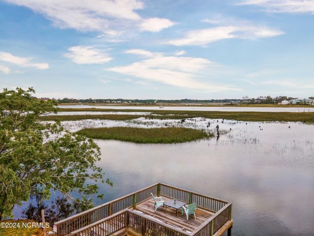 5802 E Yacht Drive, Oak Island, NC 28465