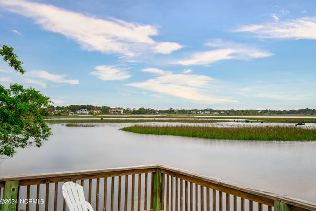 5802 E Yacht Drive, Oak Island, NC 28465