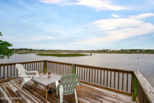 5802 E Yacht Drive, Oak Island, NC 28465
