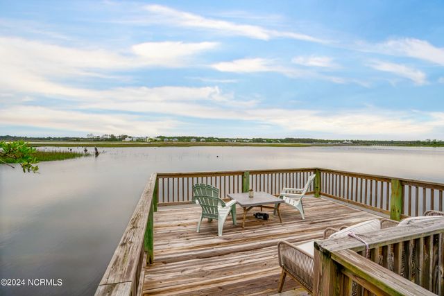 5802 E Yacht Drive, Oak Island, NC 28465
