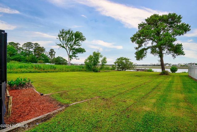 5802 E Yacht Drive, Oak Island, NC 28465