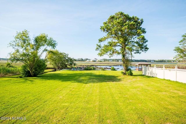 5802 E Yacht Drive, Oak Island, NC 28465