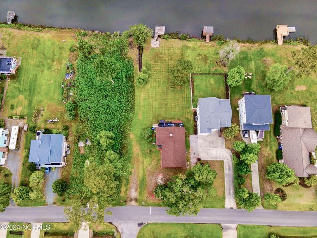 5802 E Yacht Drive, Oak Island, NC 28465