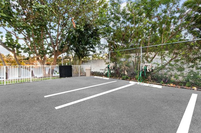 1170 N Federal Highway 1208, Fort Lauderdale, FL 33304