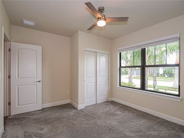 5204 Jasper Square, Vero Beach, FL 32967