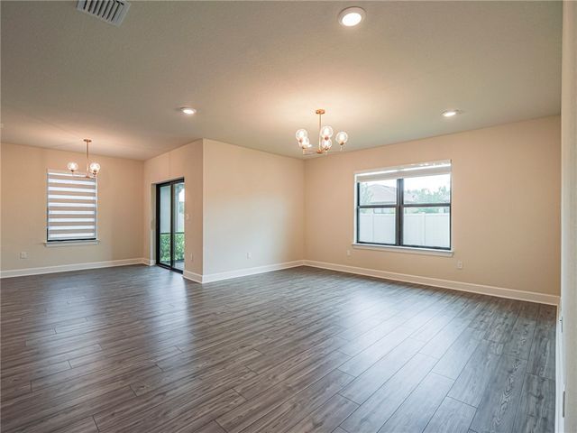 5204 Jasper Square, Vero Beach, FL 32967