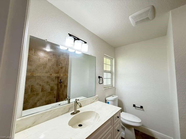 2712 SW 2nd AVE, Cape Coral, FL 33914