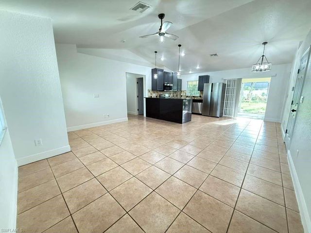 2712 SW 2nd AVE, Cape Coral, FL 33914