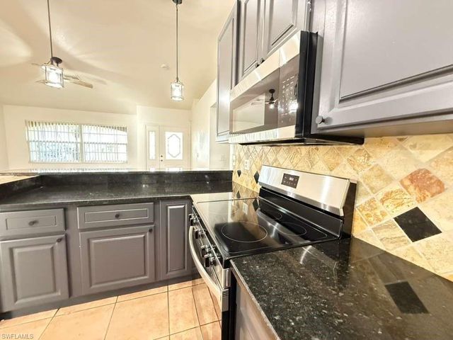 2712 SW 2nd AVE, Cape Coral, FL 33914