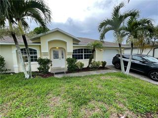 2712 SW 2nd AVE, Cape Coral, FL 33914