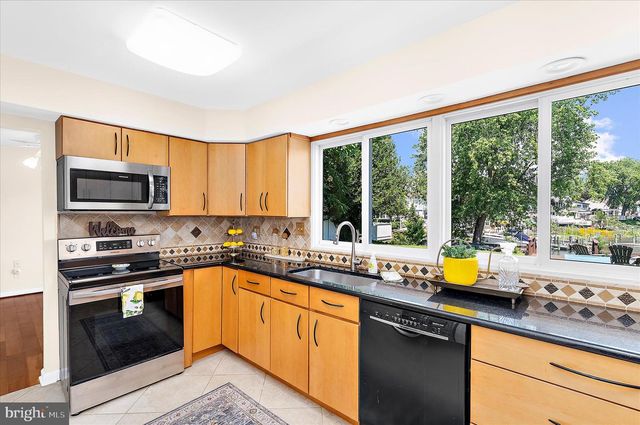 35 NEPTUNE DR, Joppa, MD 21085