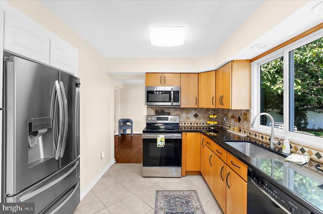 35 NEPTUNE DR, Joppa, MD 21085