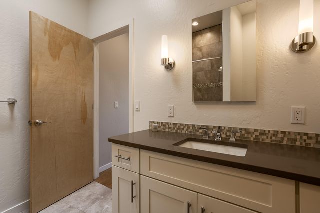 3600 Central Avenue SE 304, Albuquerque, NM 87108