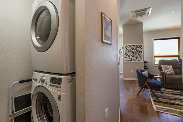 3600 Central Avenue SE 304, Albuquerque, NM 87108