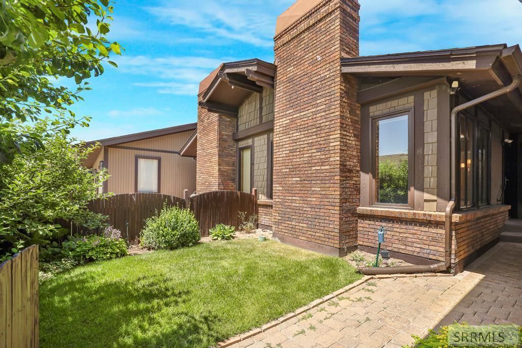 1307 Laurel Drive, Idaho Falls, ID 83404