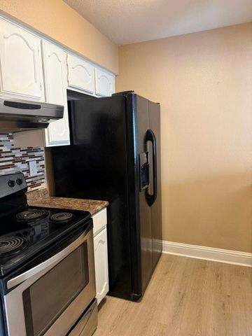 6702 Everhart D106, Corpus Christi, TX 78413