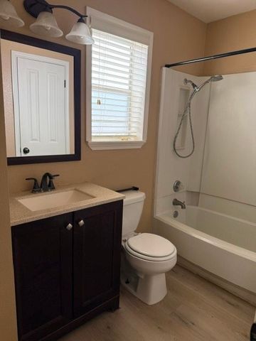 6702 Everhart D106, Corpus Christi, TX 78413