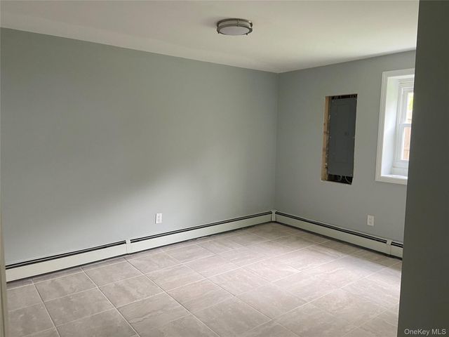 15 Highview Avenue, Selden, NY 11784